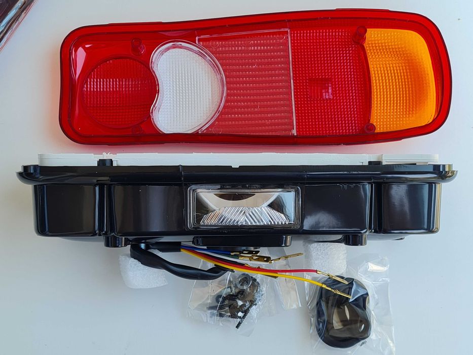 12V-24V Стопове задни светлини за Камиони Бусове Рено DAF Nissan Iveco