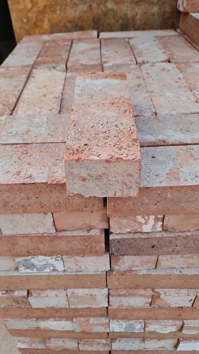 Caramida veche din demolari