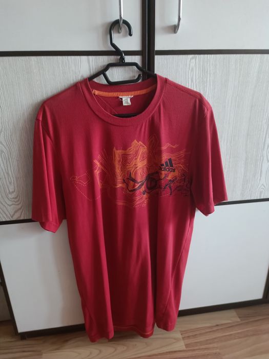 Продам футболку Adidas оригинал