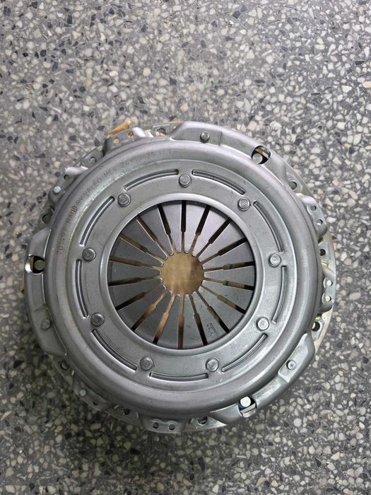 ЧИСТО НОВ Съединител Valeo 701497 за Peugeot/Citroen 1.6 HDi / 2.0 HDi