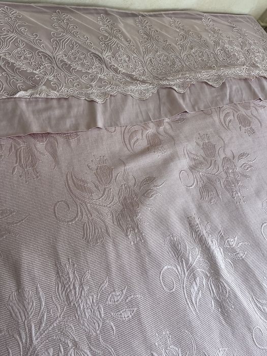 Продам покрывало для кровати. Размеры 220*240