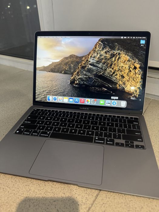 Продам MacBook Air