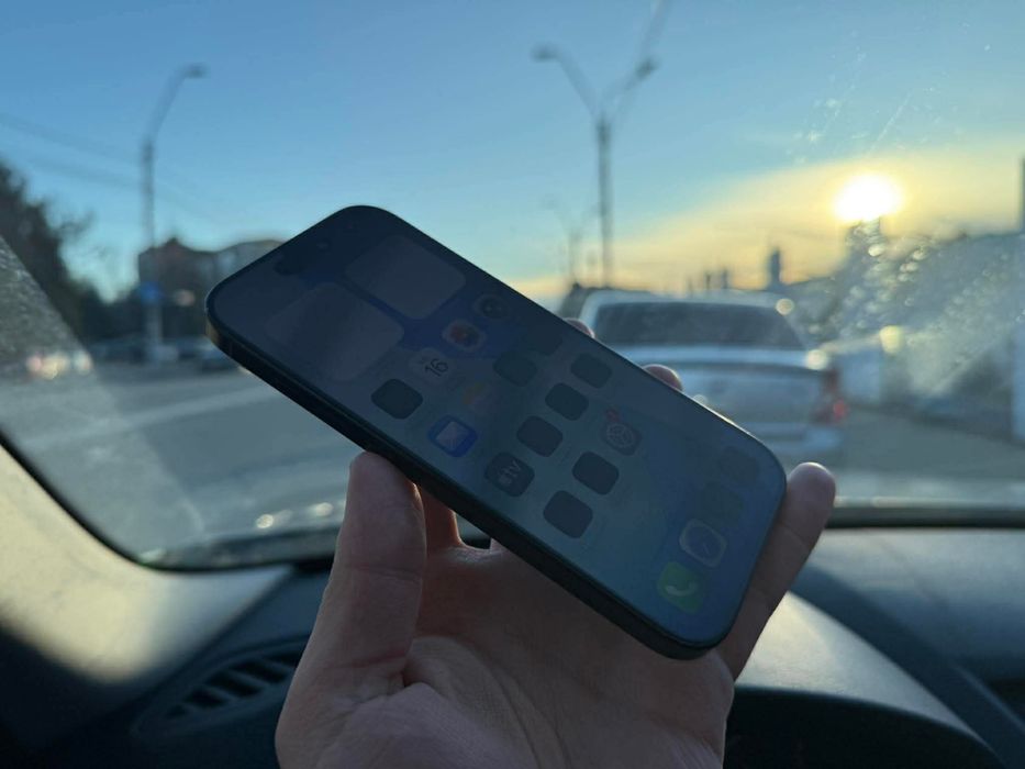 iPhone 16 Pro 128GB 100% baterie