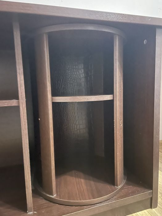 Тумба /стеллаж в хорошем состоянии