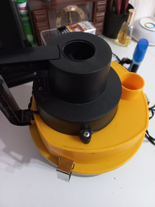 Aspirator auto 12 v foarte puternic