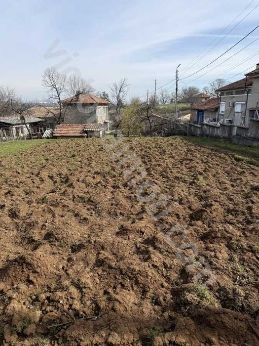 Двуетажна къща в с. Самоводене