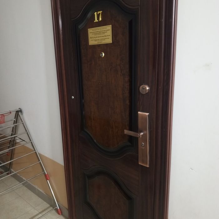 Срочно продается 1/3/3 этаж Яшнобод  район