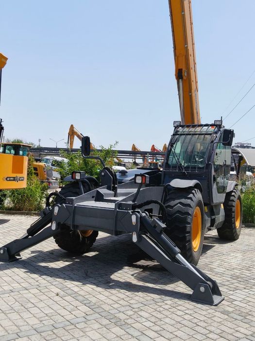 Teleskopik Pogruzchik 5018
