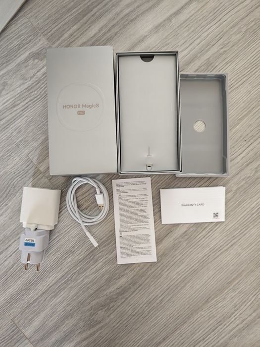 Honor Magic 8 Pro 16GB 1TB като нов!