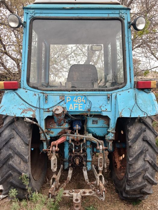 Трактор МТЗ-82 на ходу