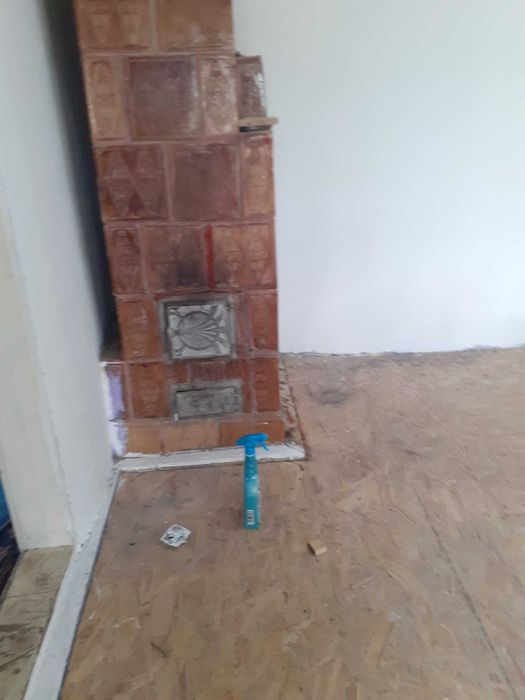 camere de inchiriat sau depozitat in husi , casa batraneasca