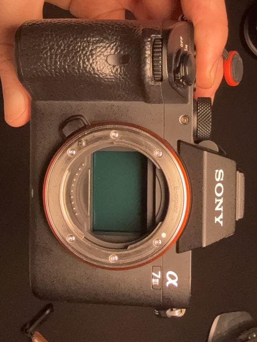 Sony A7 III – 13.000 cadre + 2 acumulatori + incarcator + card 128GB
