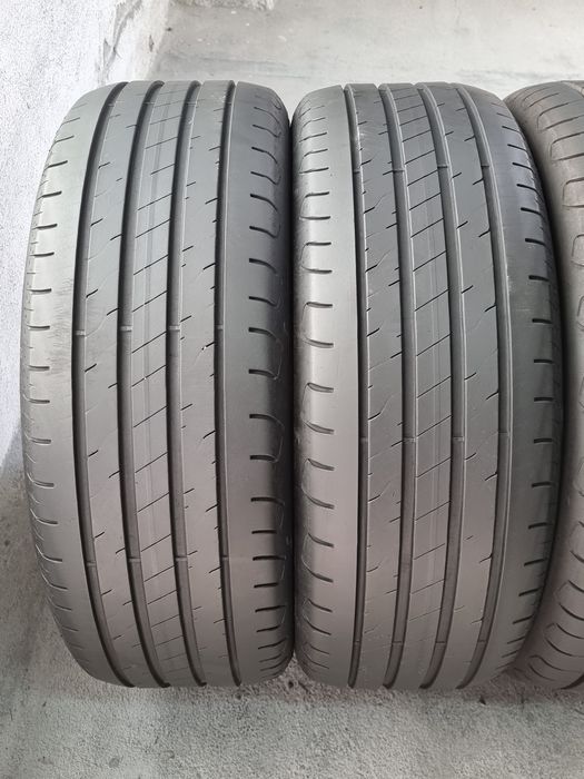 215/55/17 Goodyear 4Броя: 400лв 7.5мм