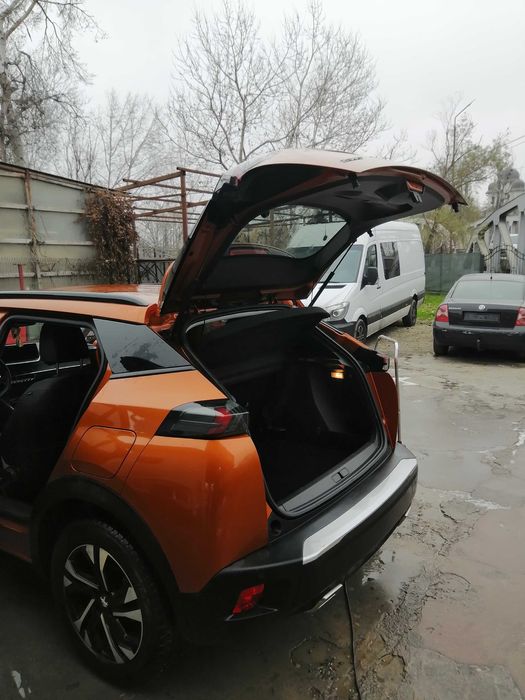 Vând autoturism Peugeot 2008
