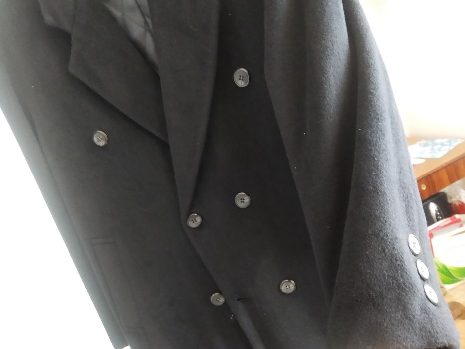Продам чёрное мужское пальто. Как новое!