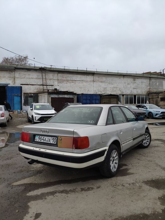 Ауди 100 Audi 100