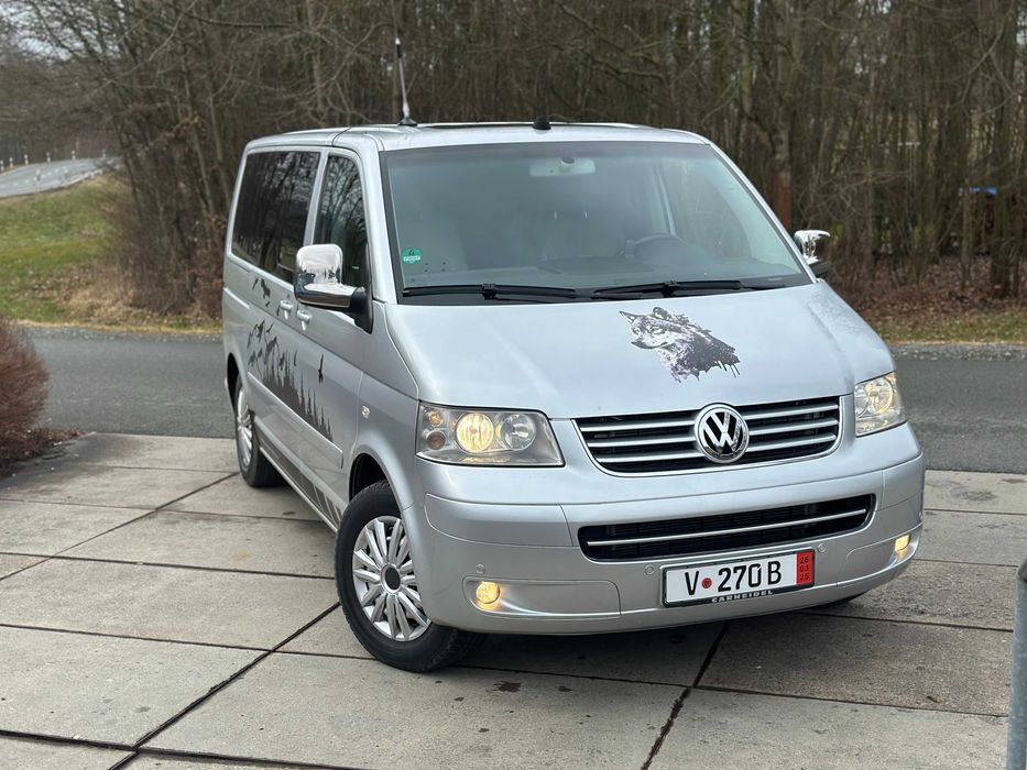 Inchiriez microbuz~duba 7 locuri cu sofer*flexibilitate la program !