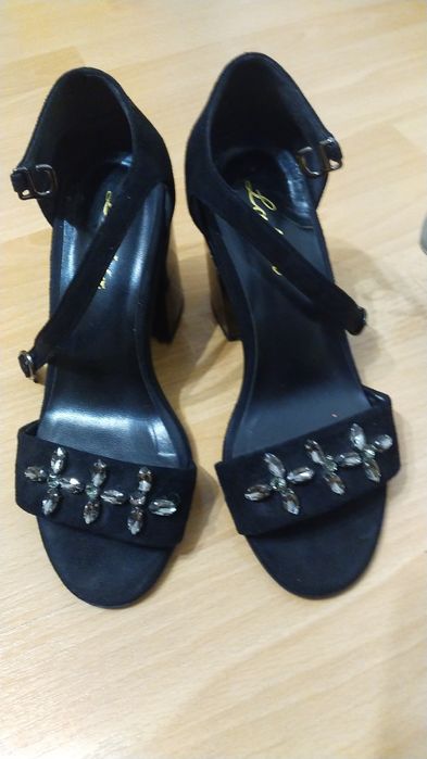 Очень срочно Продам туфли.