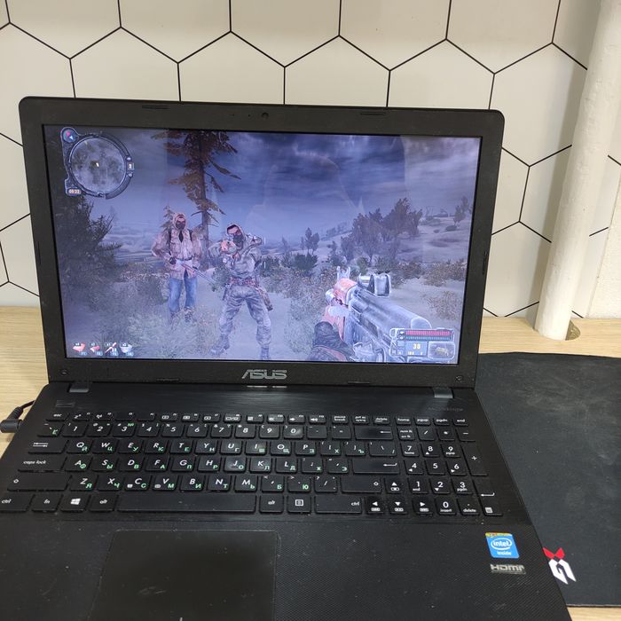 Ноутбук Asus с играми