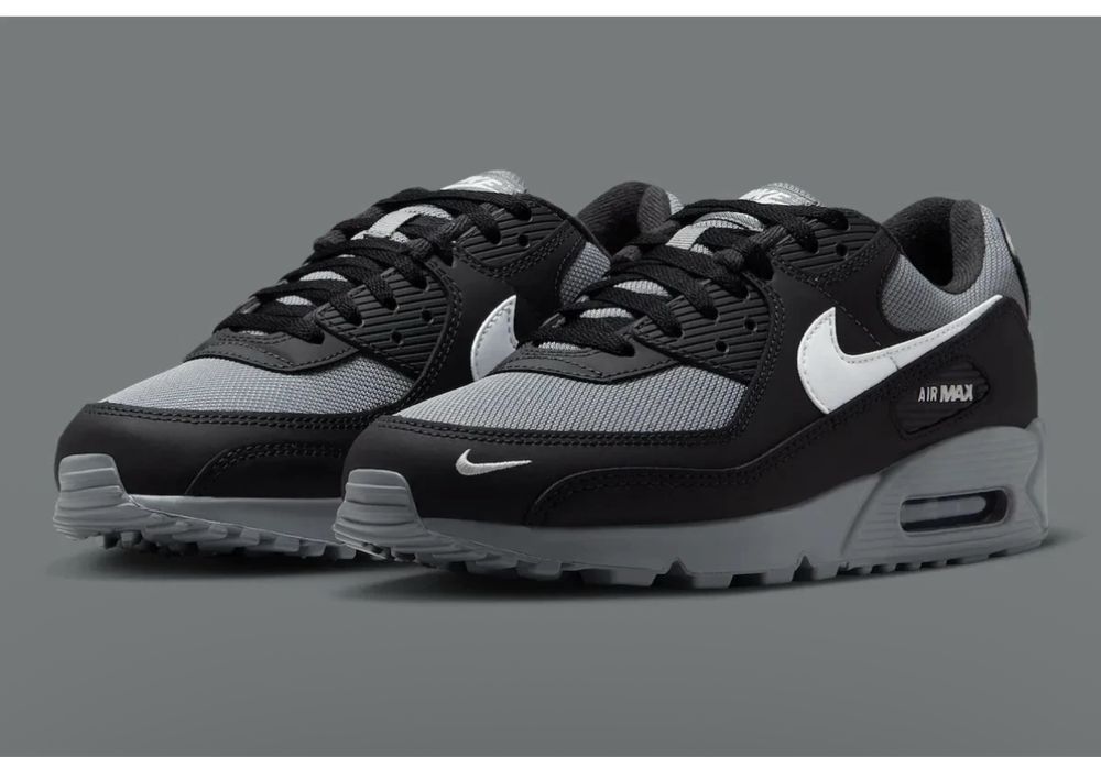Nike Air Max 90.