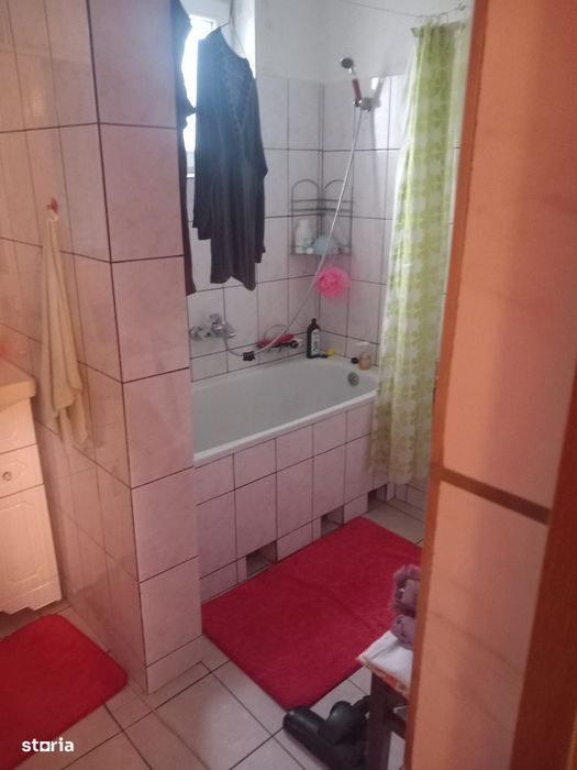 Casa cu etaj,cu garaj, mobilată, utilată, imediat ocupabila Campenita
