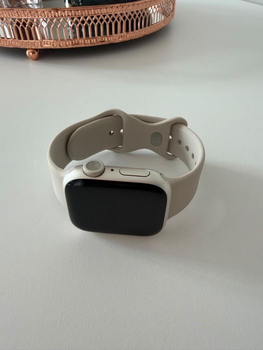 Apple Watch series 8- 40mm