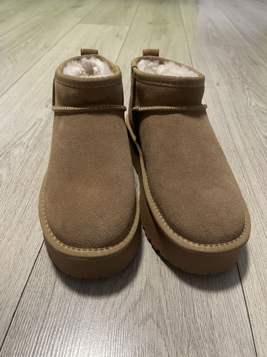 Musette ugg marime 36