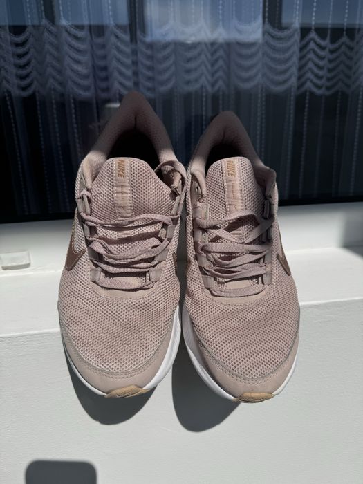 Розови маратонки Nike