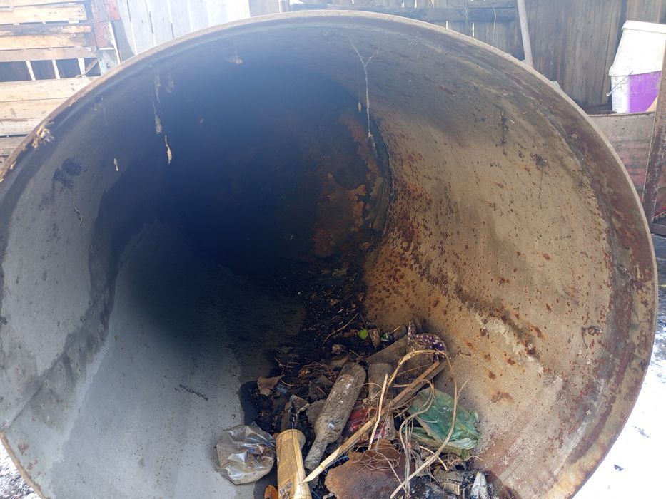 Продам большое бочку срочно