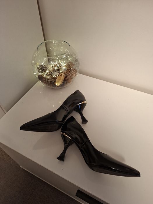 Елегантни обувки с ток! Естествена кожа!