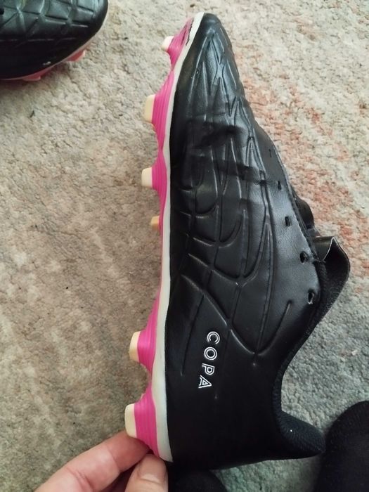 Футболни обувки като нови