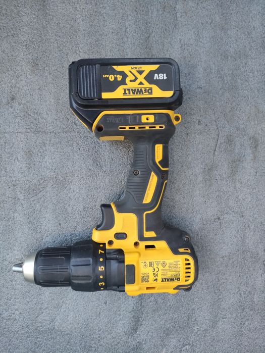 Autofiletanta DeWalt Brushless DCD 777 acumulator