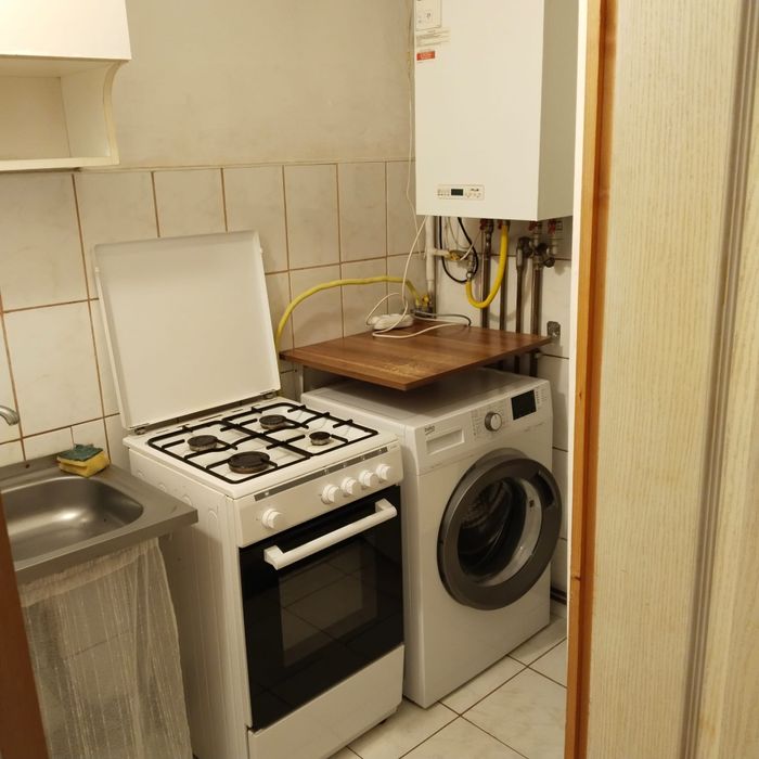 Garsoniera Tudor Vladimirescu în Campus (în spate la Iulius Mall)