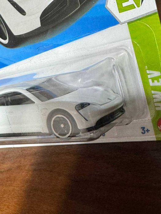 Porsche Taycan HW Mainline
