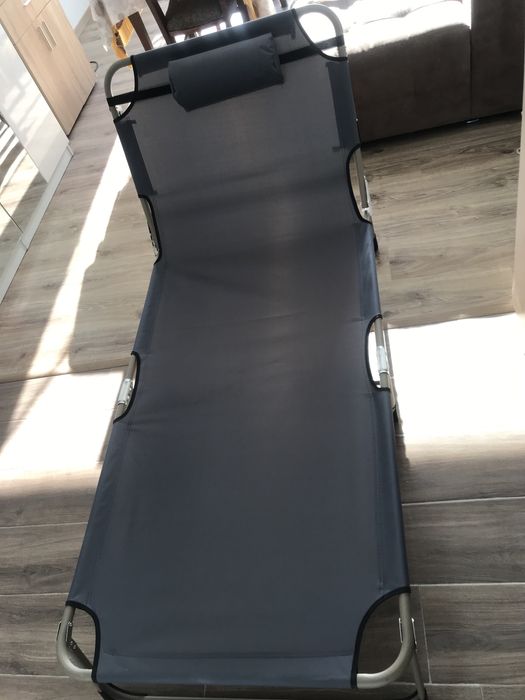 Походно    легло    и   шезлонг  -  2   в    1   -  налично.