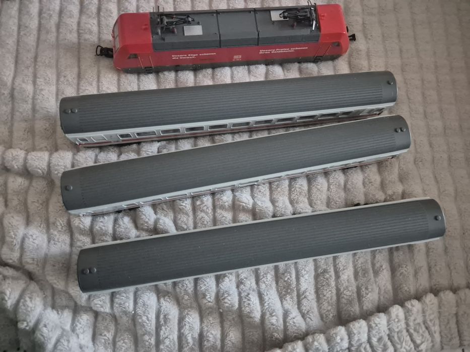 Locomotiva Piko+3 vagoane de pasageri