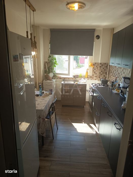 4 camere decomandat | 85 mp | Renovat complet | Etaj 3 |  - Barca