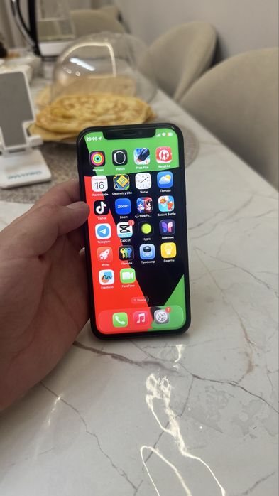 Продам Iphone 12 , 128 Аккумулятор 75
