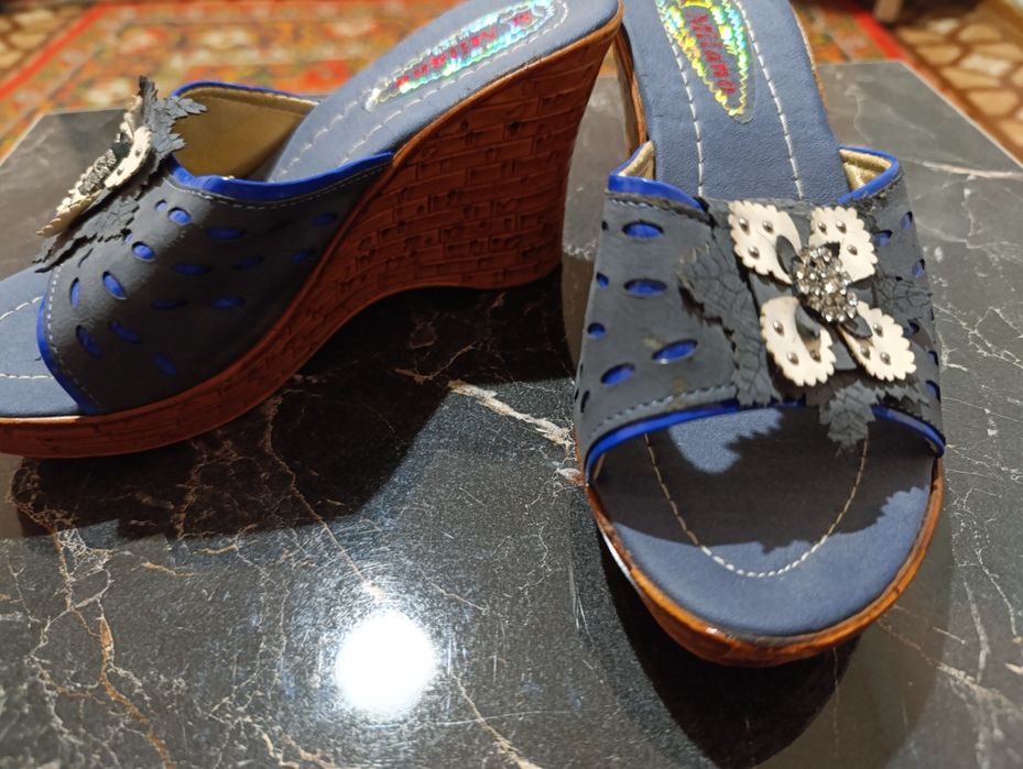 Продам обуви дешевле почти новые