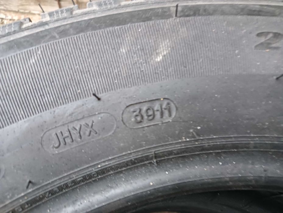 Гуми 235/60/16 :)