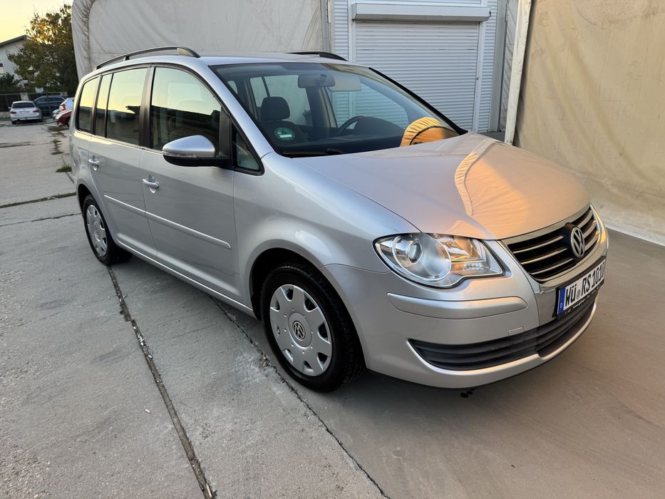 VOLKSWAGEN Touran 2010 — imagine 3