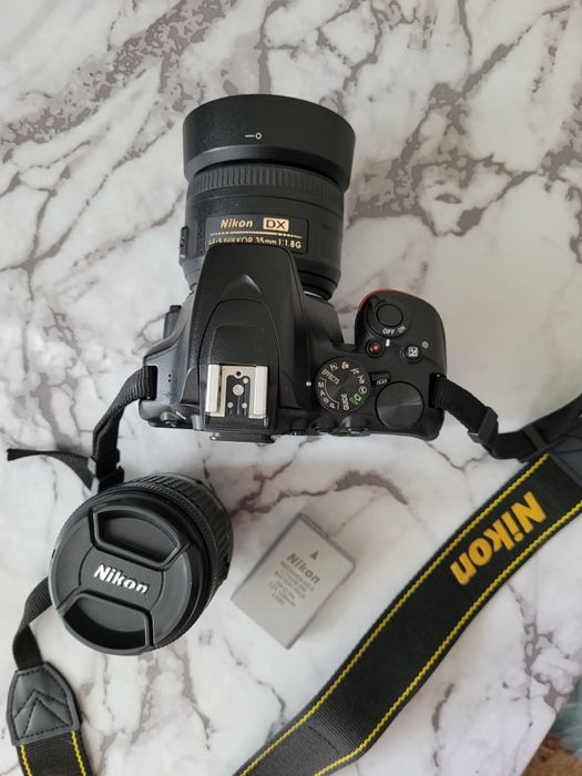 Продам фотоаппарат Nikon D3500 с объективом
