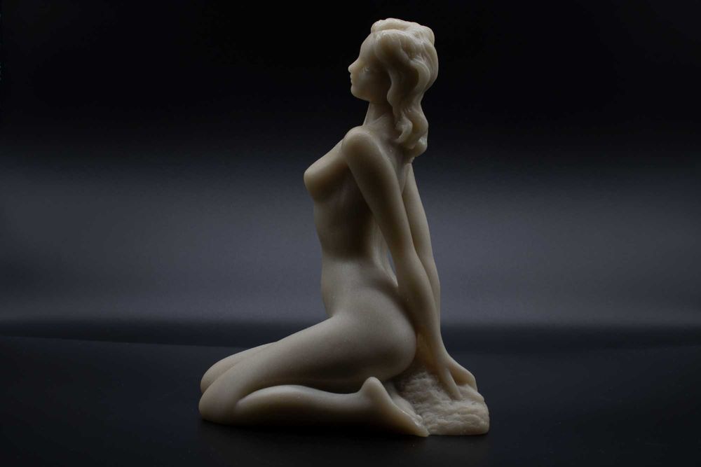 Ръчно изработена мраморна скулптура „Афродита“ – гола женска фигура
