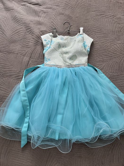 Продам платье для девочек