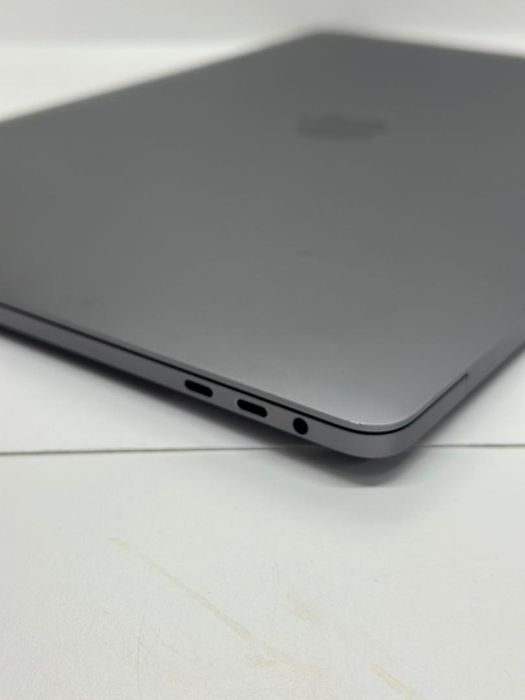 Laptop Apple MacBook Pro 15, Intel Core I7, 16GB RAM, 512GB SSD, -A-