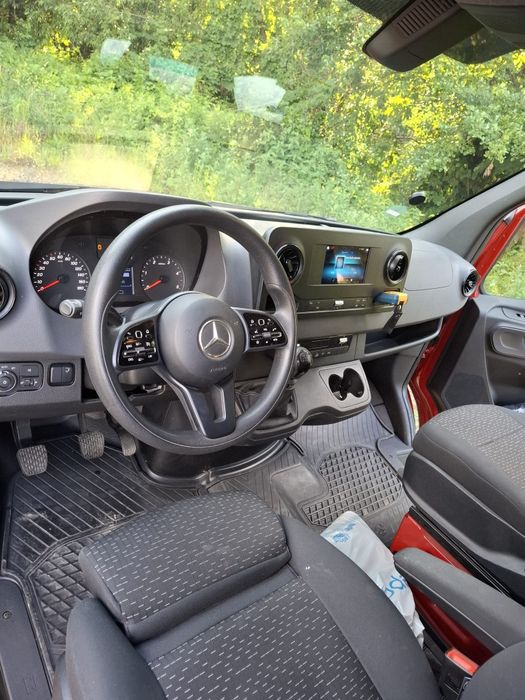 Microbuz Mercedes Sprinter