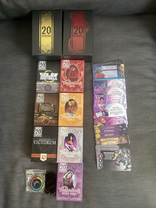 Настолни бордови игри 20 Strong + 4 decks travel case (Tanglewoods Red White Gold Baba Yaga Hoplomacus Too many Bones Solar Sentinels) и промо пакети