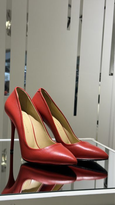 Кажаные туфли классика