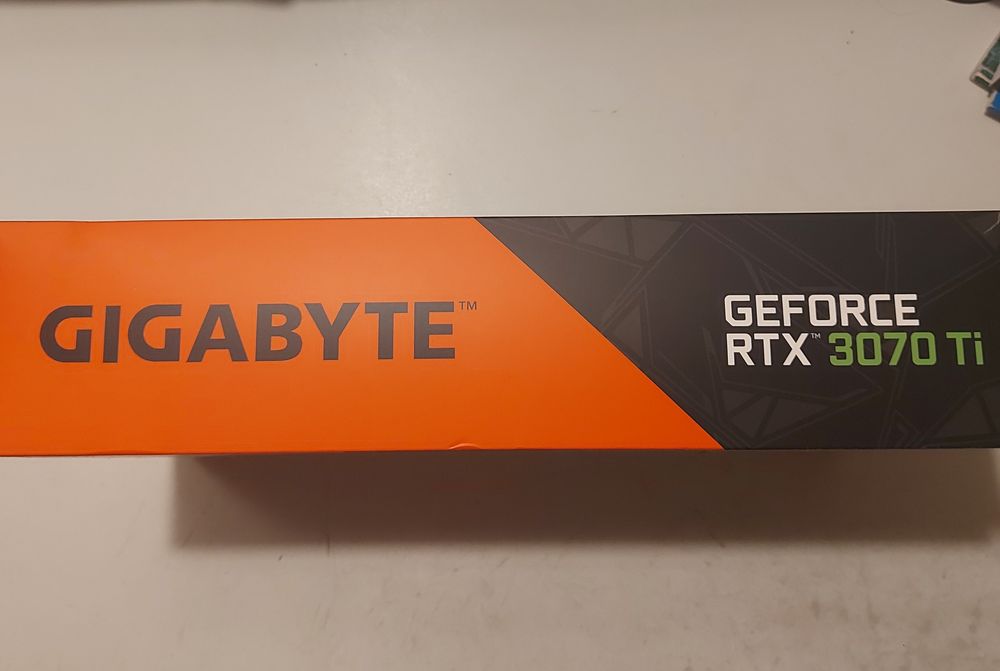 Placa video GIGABYTE GeForce RTX 3070 Ti gaming oc 8gb GDDR6X - NOUĂ / SIGILATĂ