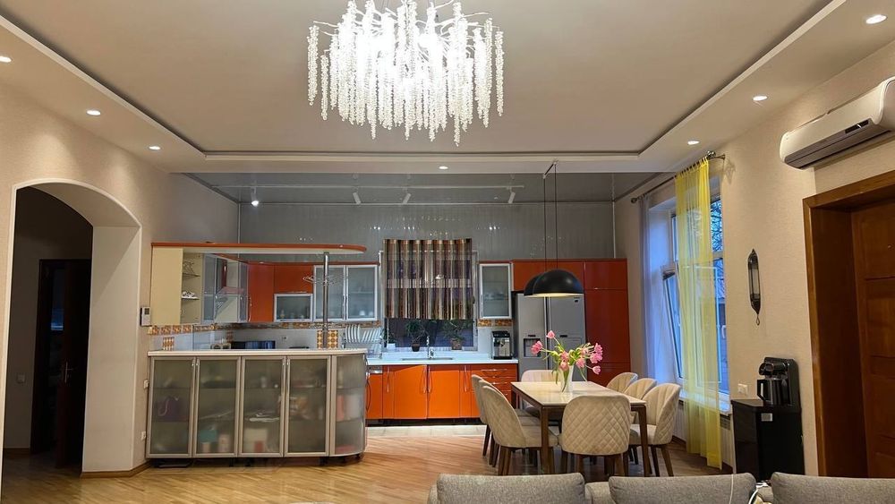 Продается дом 5 комнат, ориентир: IT Park, 6,7 соток 350м²